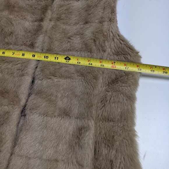 Zara Basic Faux Fur Vest Small Pockets - Picture 6 of 7